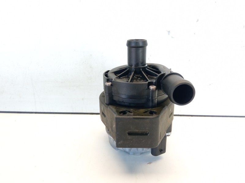 Recambio de bomba agua para volkswagen golf vii lim. gte referencia OEM IAM 04L965567B  