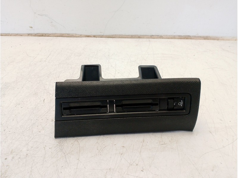 Recambio de moldura para peugeot 3008 referencia OEM IAM 9811980477  