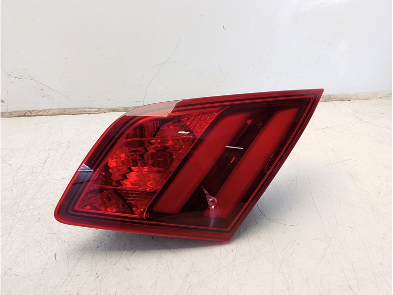 Recambio de piloto trasero derecho interior para peugeot 308 access referencia OEM IAM 9677818280  