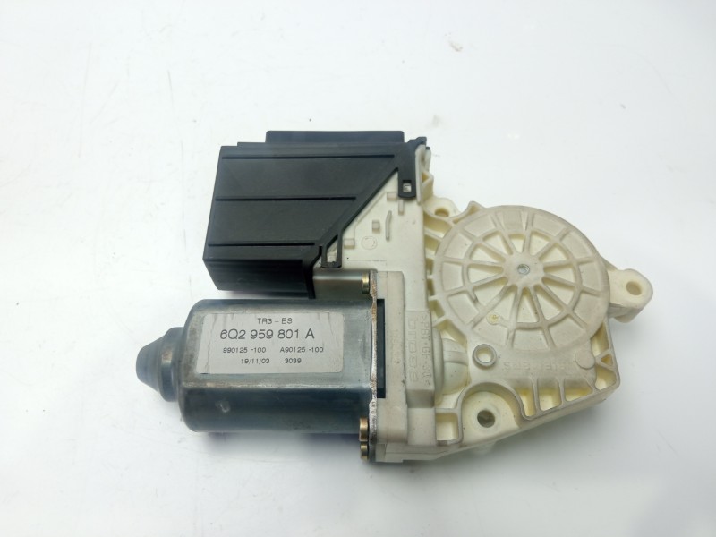 Recambio de motor elevalunas delantero derecho para seat ibiza (6l1) cool referencia OEM IAM 6Q2959801A  