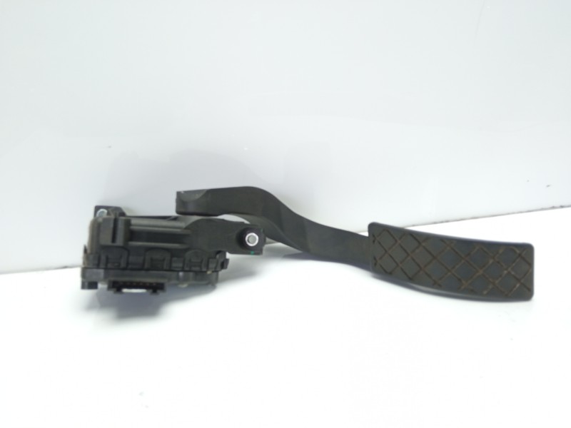 Recambio de pedal acelerador para audi a4 berlina (8e) 1.9 tdi referencia OEM IAM 8E1721523B  
