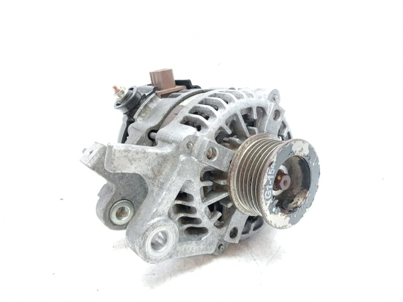 Recambio de alternador para toyota yaris 1.3 16v cat referencia OEM IAM 270600Y030  