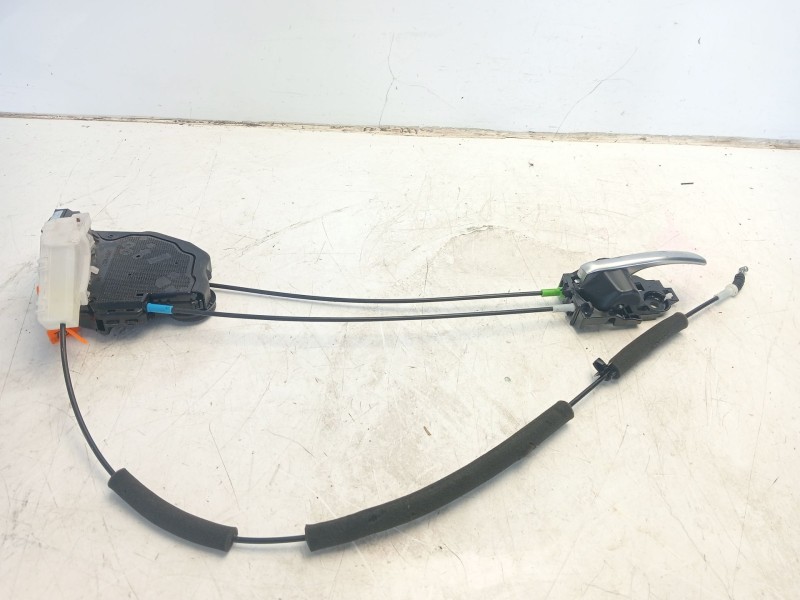Recambio de cerradura puerta trasera derecha para toyota c-hr referencia OEM IAM 69050F4010  
