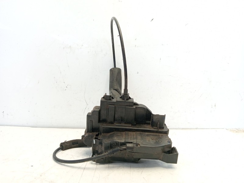 Recambio de cerradura puerta trasera derecha para renault scenic iii dynamique referencia OEM IAM 825020033R  