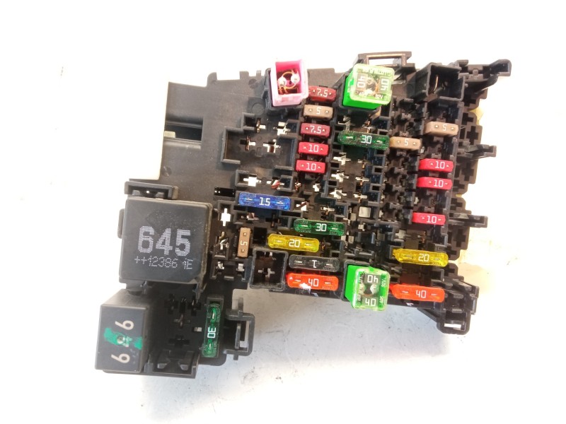 Recambio de caja reles / fusibles para seat leon (5f1) 2.0 tdi referencia OEM IAM 5Q0937615C 5Q0937615C VWPE904180
