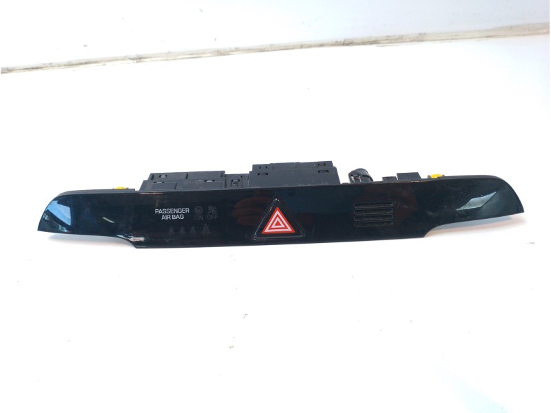 Recambio de moldura para hyundai tucson 1.6 crdi cat referencia OEM IAM 93700D7100GU 93700D7100 