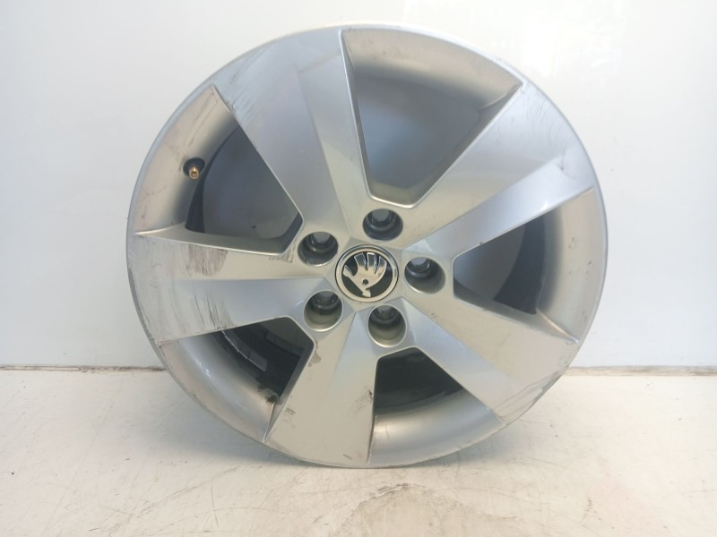 Recambio de llanta para skoda fabia like referencia OEM IAM 5JA601025M  
