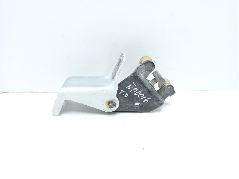 Recambio de bisagra derecha para renault kadjar bose edition referencia OEM IAM 824A65571R  
