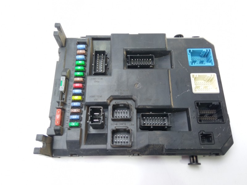 Recambio de caja reles / fusibles para citroën c3 1.4 referencia OEM IAM 6580YG 9666952280 