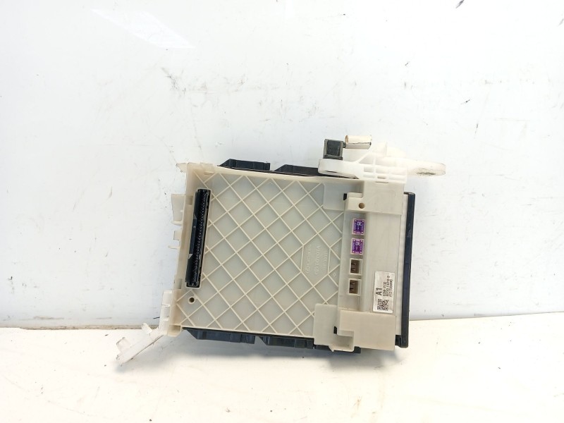 Recambio de caja reles / fusibles para toyota c-hr referencia OEM IAM 82730F4010  