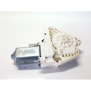 MOTOR ELEVALUNAS DELANTERO DERECHO 8K0959802B 
