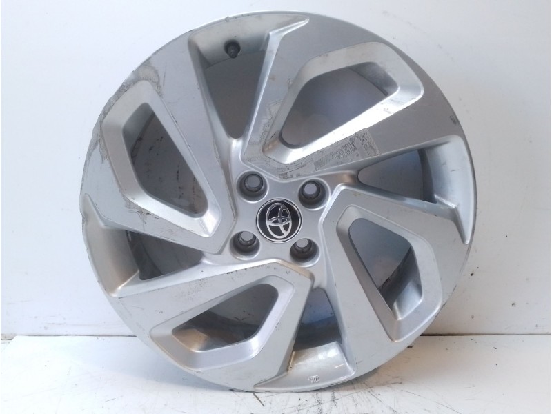 Recambio de llanta para toyota aygo referencia OEM IAM 426110H070  