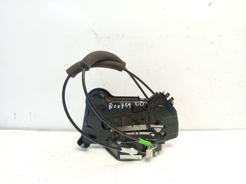 Recambio de cerradura puerta delantera derecha para toyota corolla (e21) referencia OEM IAM 6903002511  