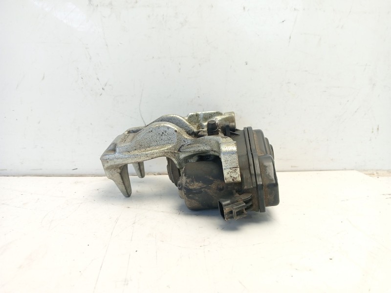Recambio de pinza freno trasera derecha para toyota corolla (e21) referencia OEM IAM 46310F4011  