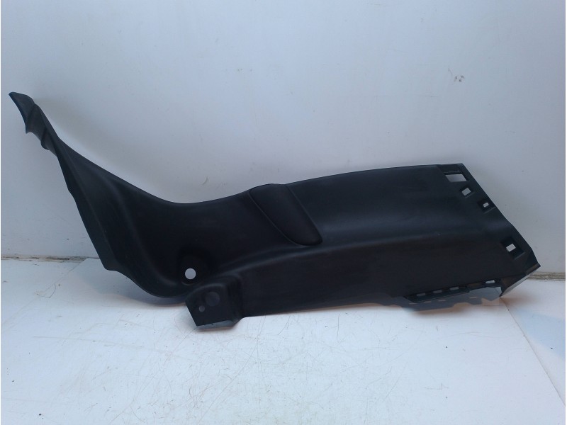 Recambio de molduras traseras para citroën ds4 referencia OEM IAM 8274ER 9688774677 