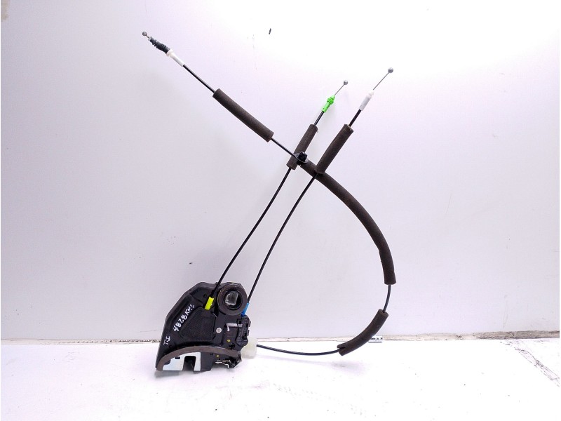 Recambio de cerradura puerta trasera izquierda para toyota c-hr referencia OEM IAM 69060F4020  