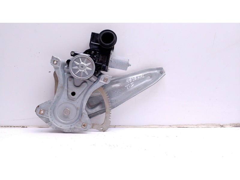 Recambio de elevalunas trasero izquierdo para toyota c-hr referencia OEM IAM 69840F4010 85710-F4020 / AE0620203921 / 232034 / 69