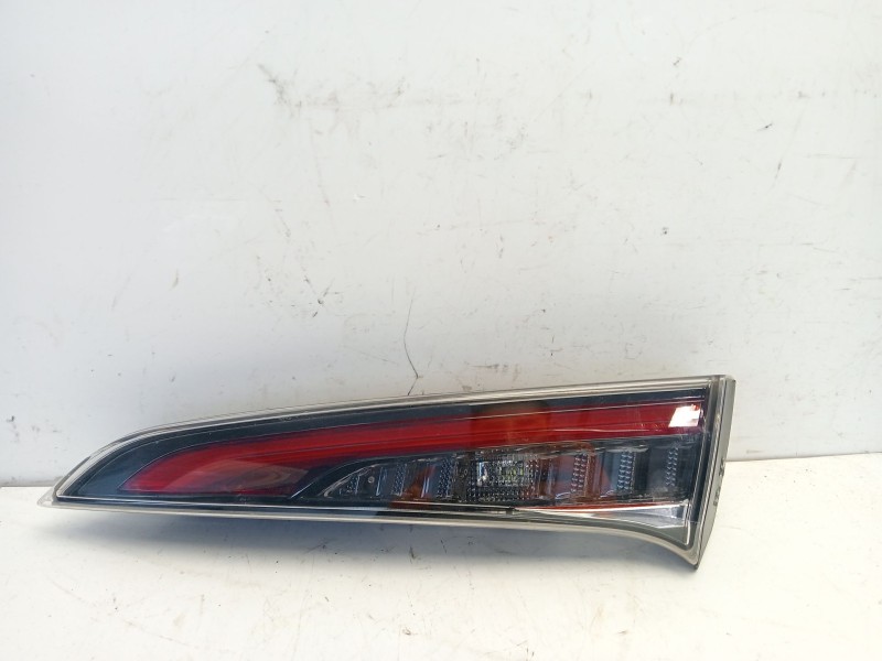 Recambio de piloto trasero derecho interior para toyota corolla (e21) referencia OEM IAM 8158102B80  