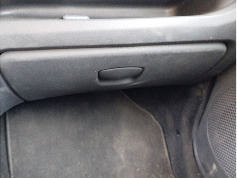 Recambio de guantera para dacia lodgy 1.2 16v tce cat referencia OEM IAM 00115615  