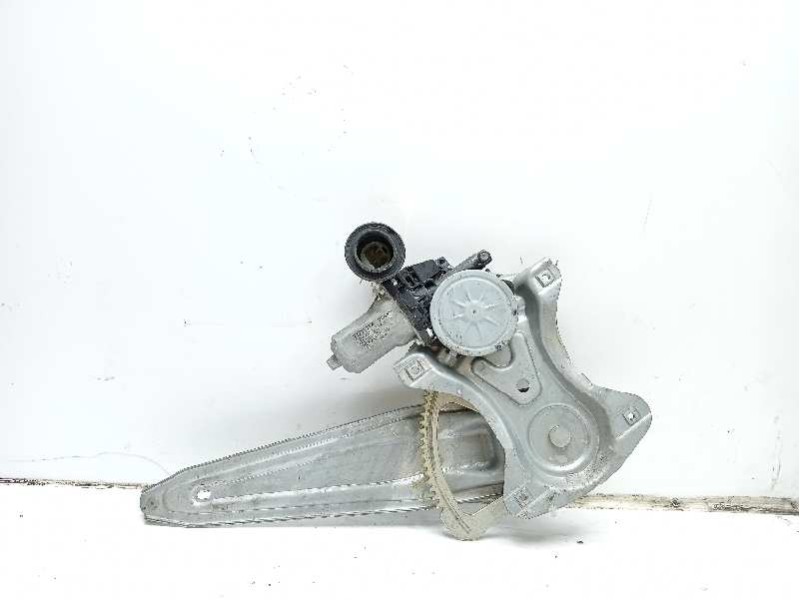 Recambio de elevalunas trasero derecho para toyota auris active referencia OEM IAM 6983002430  