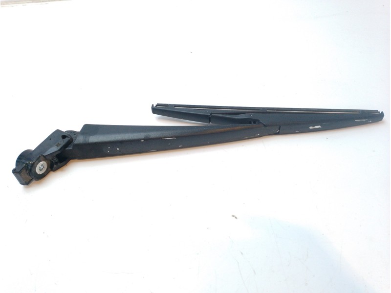 Recambio de brazo limpia trasero para toyota yaris 1.5 16v cat referencia OEM IAM 85242K0010  