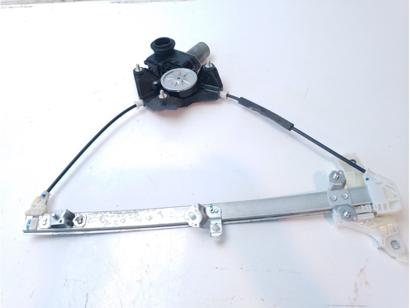 Recambio de elevalunas trasero derecho para toyota yaris 1.5 16v cat referencia OEM IAM 85710K0010  