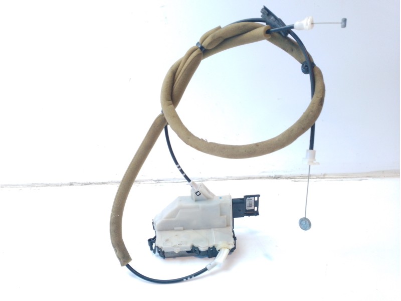 Recambio de cerradura puerta trasera derecha para peugeot partner kombi confort referencia OEM IAM 9137N8  