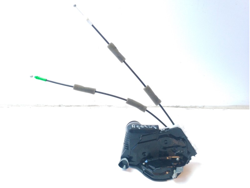 Recambio de cerradura puerta delantera izquierda para toyota yaris 1.5 16v cat referencia OEM IAM 69040K0040  