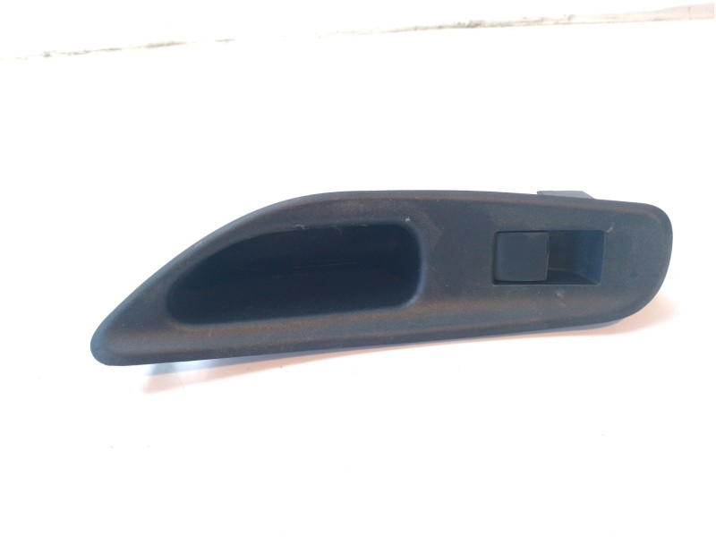 Recambio de mando elevalunas trasero derecho para toyota yaris 1.5 16v cat referencia OEM IAM 74271K0090C1  