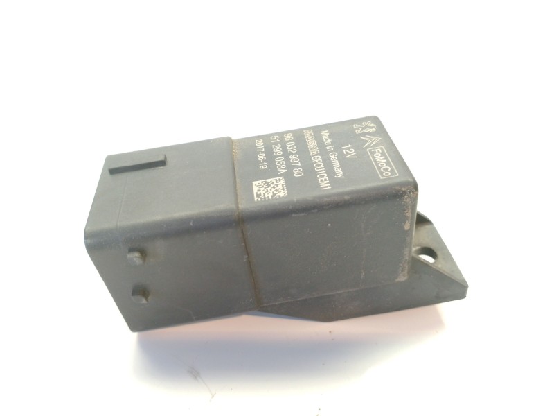 Recambio de caja precalentamiento para peugeot 508 2.0 blue-hdi fap referencia OEM IAM 9803299780  