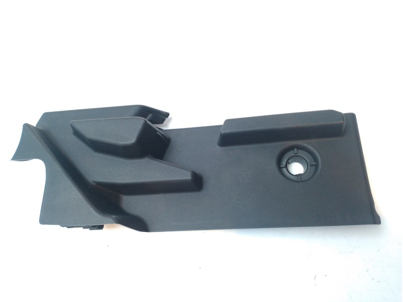 Recambio de moldura para cupra formentor tsi cupra referencia OEM IAM 5FA8588604PK  