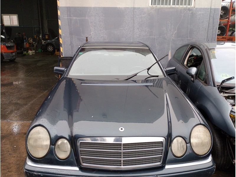 MERCEDES-BENZ CLASE E (W210)