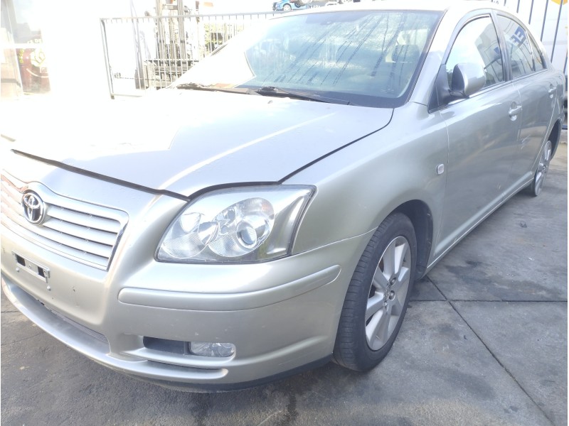TOYOTA AVENSIS BERLINA (T25)