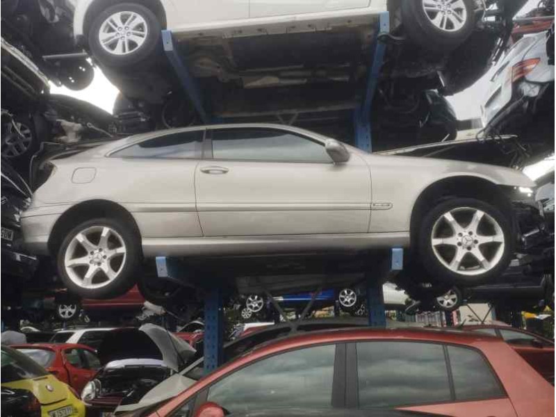 MERCEDES-BENZ CLASE C (W203) BERLINA