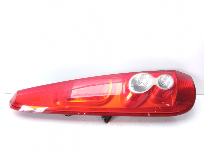 Recambio de piloto trasero izquierdo para ford fiesta berl./express 1.4 cat referencia OEM IAM 1437626  