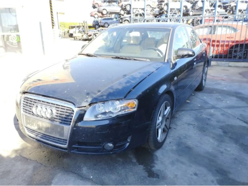 AUDI A4 BERLINA (8E)