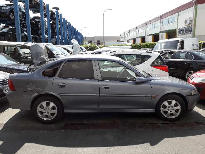 OPEL VECTRA B BERLINA