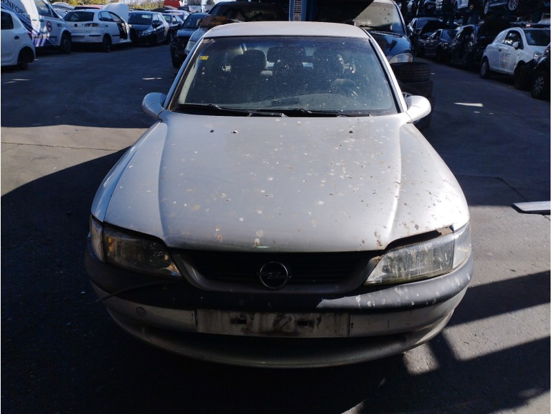 OPEL VECTRA B BERLINA