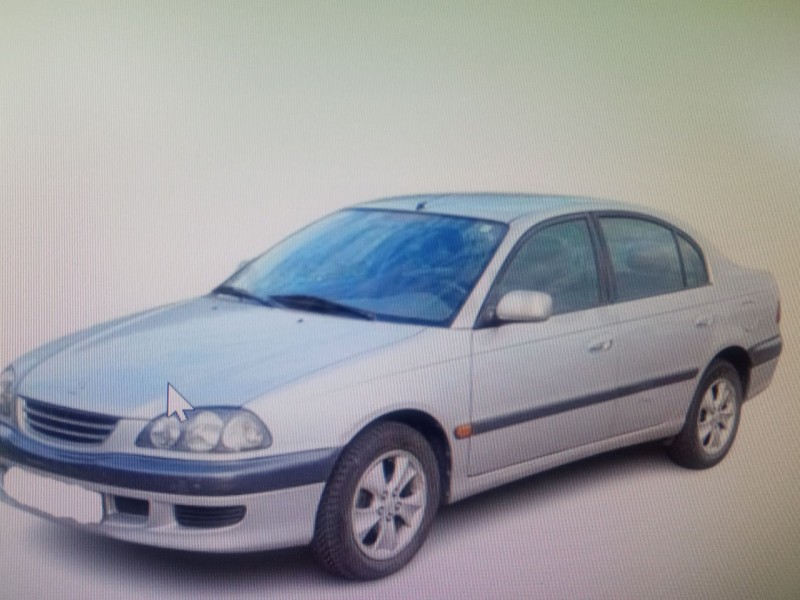 TOYOTA AVENSIS BERLINA (T 22)