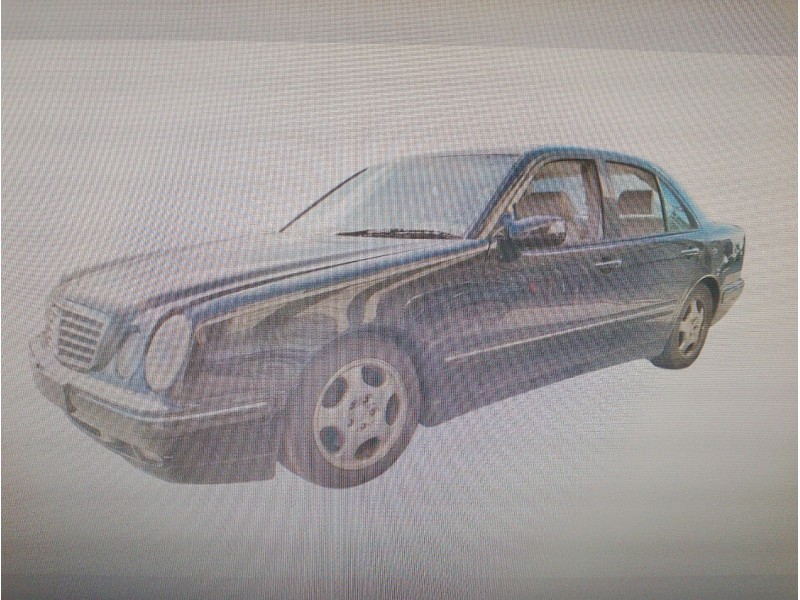 MERCEDES-BENZ CLASE E (W210) BERLINA
