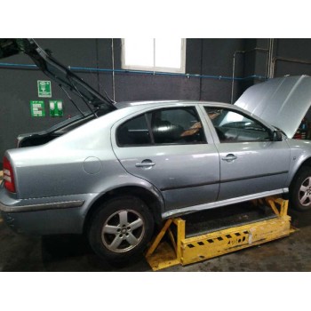 SKODA OCTAVIA BERLINA (1U2) de desguace
