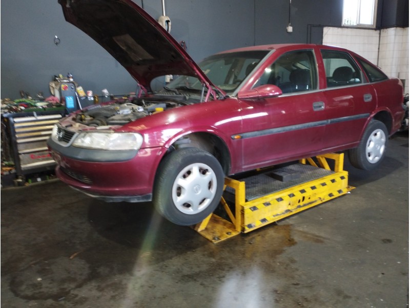 OPEL VECTRA B BERLINA