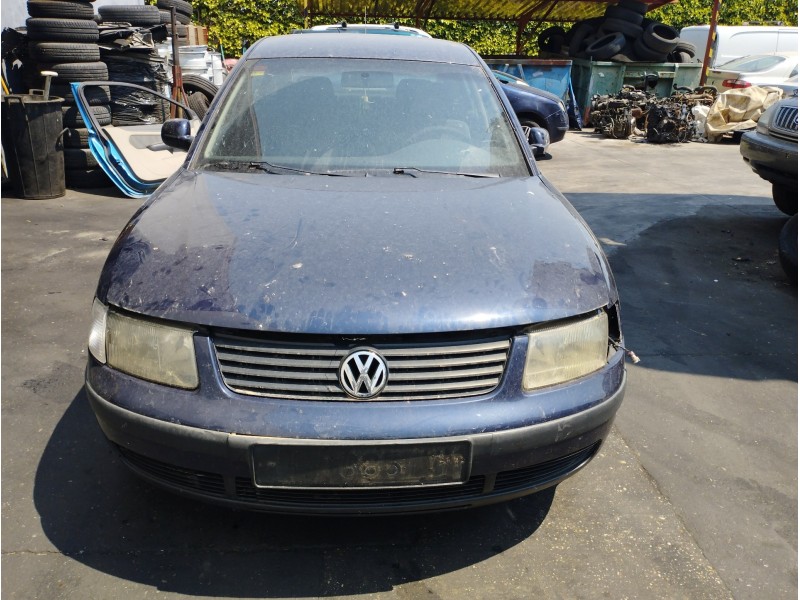 VOLKSWAGEN PASSAT BERLINA (3B2)