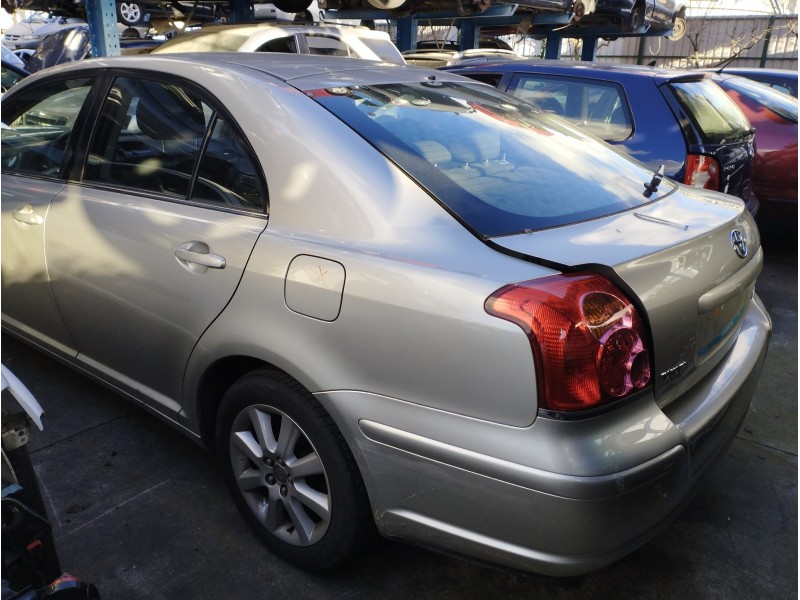 TOYOTA AVENSIS BERLINA (T25)