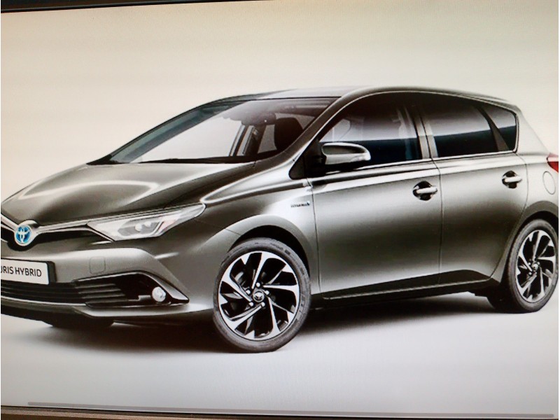 TOYOTA AURIS
