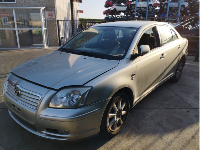 TOYOTA AVENSIS BERLINA (T25)