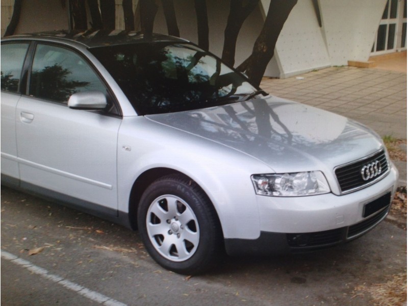 AUDI A4 BERLINA (8E)
