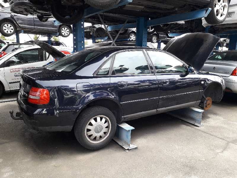 AUDI A4 AVANT (B5)
