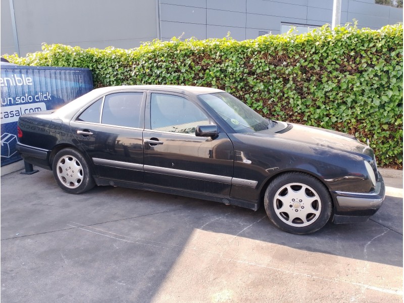 MERCEDES-BENZ CLASE E (W124) BERLINA