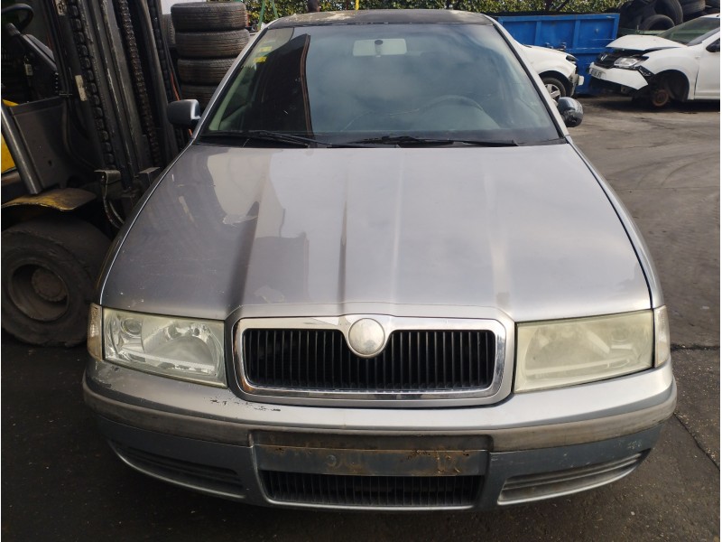 SKODA OCTAVIA BERLINA (1U2)